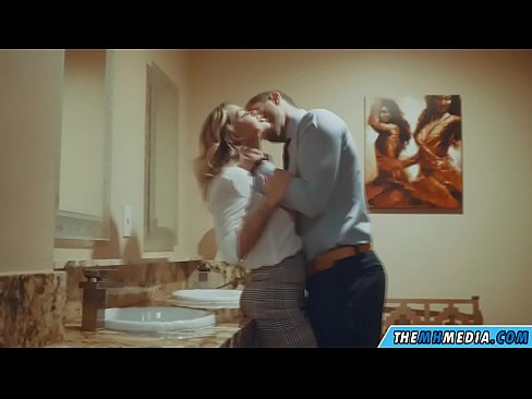 ❤️ Kad te prsata plavuša zavede u javnom zahodu Porno na hr.mathem-1-class.ru ☑